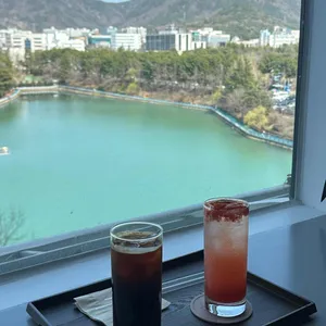 갤러리 카페 아트지 사진