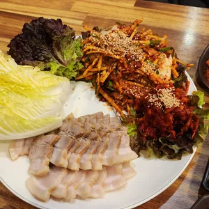 굴예찬 사진