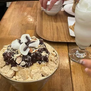 카페 뷰 대표 사진