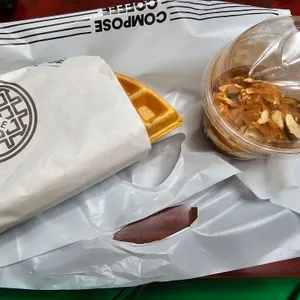 컴포즈커피 사진