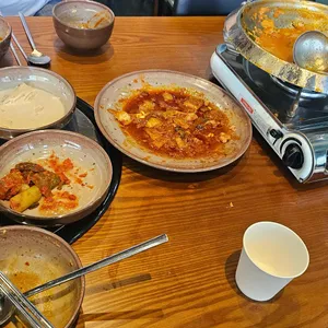 육시리 사진