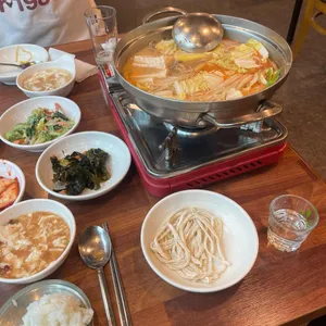 맷돌로만 사진