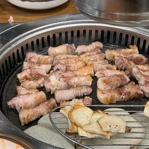 돼지만 왕소금구이 사진