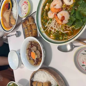 우엔 사진