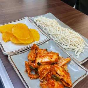 맑은이소만두 사진