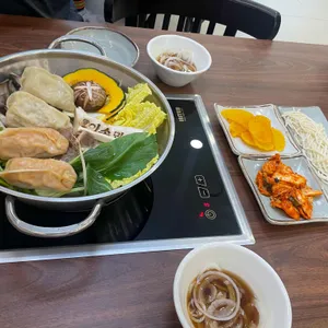맑은이소만두 사진