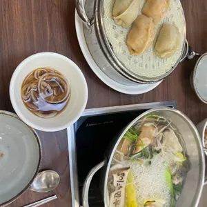 맑은이소만두 사진