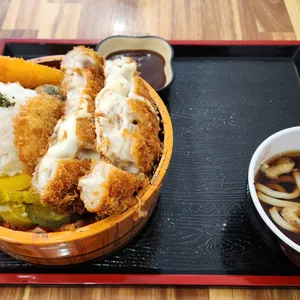 카츠앤맘 사진