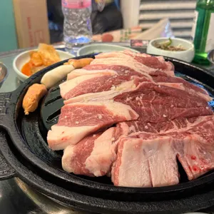 넙딱집 사진