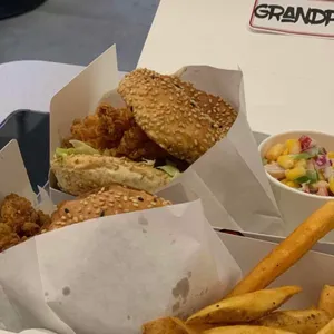 롸카두들 내쉬빌 핫치킨 사진
