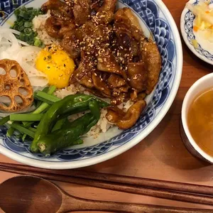 덮밥장사장 사진