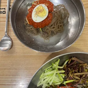 육쌈냉면 사진