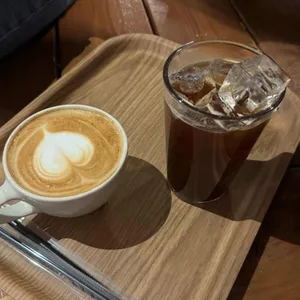 카페 차 사진