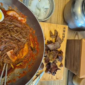 육쌈냉면 사진