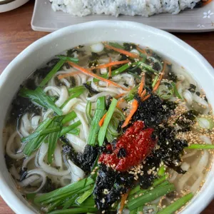 돼랑이투칼국수 사진