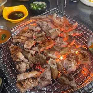 꽃돼지연탄구이 리뷰 사진