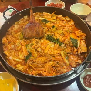 큰손닭갈비앤곱창 사진