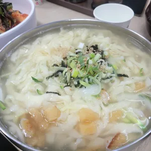 칼국수에 끌림 사진