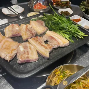 미나리삼겹살 사진