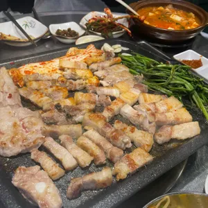 미나리삼겹살 사진