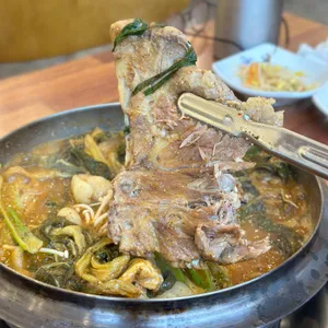 고집뼈감자탕 사진