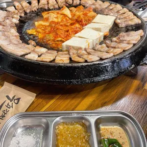 무쇠김치삼겹 사진