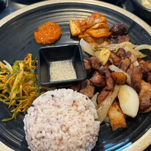 성일식당 아들네 사진