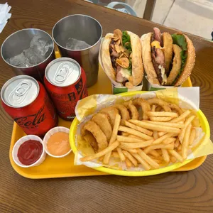 레이지버거클럽 사진