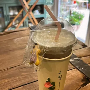 오월 coffee 사진