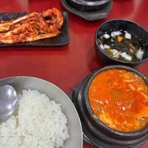 돌고래순두부 리뷰 사진