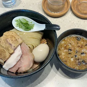 윤멘 사진