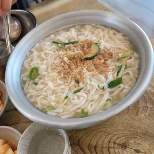 할머니손칼국수 사진