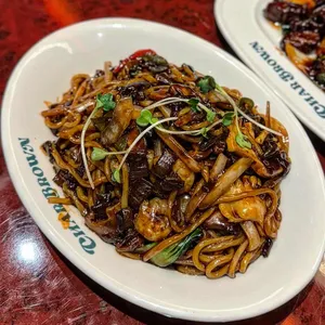 차알 브라운 사진