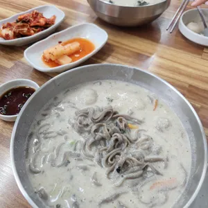 옹심이칼국수 사진