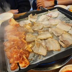 청춘냉동삼겹살 사진