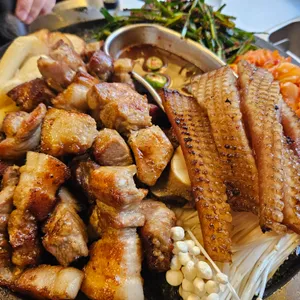 돼봉삼겹살 사진