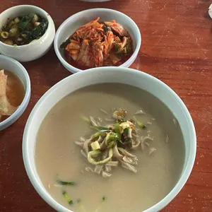 삼릉고향손칼국수 대표 사진