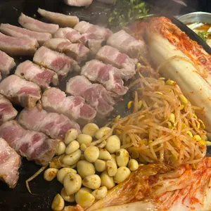 동두천솥뚜껑삼겹살 사진