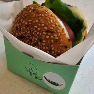 카페 까치와 호랑이 사진