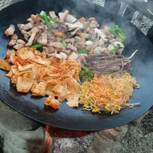 솥뚜껑흑돼지 사진
