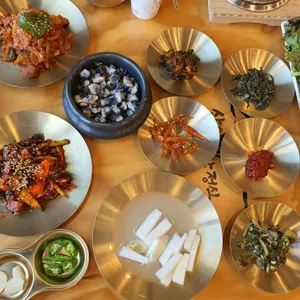 산아래 우렁쌈정식 사진