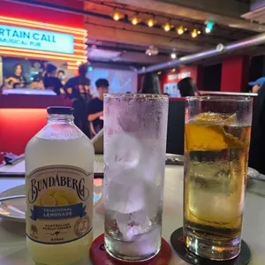 뮤지컬펍 커튼콜 사진