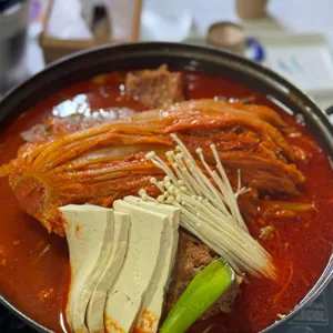 푸짐한 김치 감자탕 사진