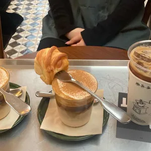 휘우커피 사진