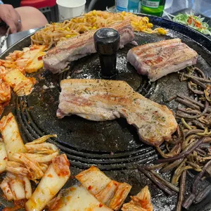 여기오면돼지 사진
