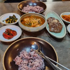 감성식탁 사진