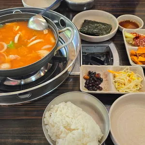 24시 누름돌 생고기 김치찌개 사진