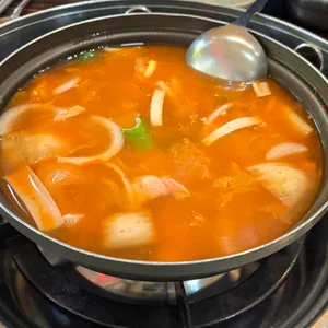 24시 누름돌 생고기 김치찌개 사진