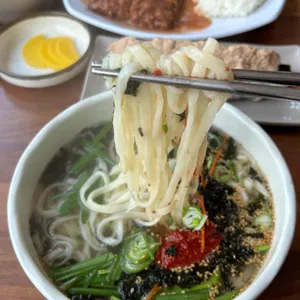 돼랑이투칼국수 사진
