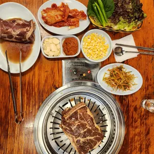 뚱돼지생고기 사진